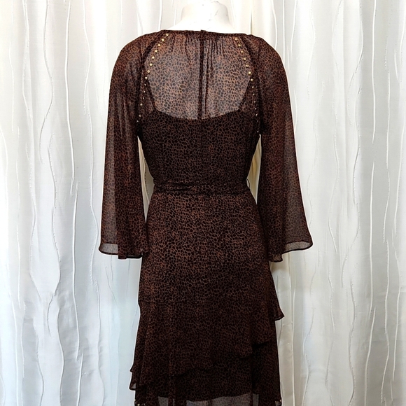 White House Animal Print Bell Sleeve V-Neck Dress - Picture 4 of 7